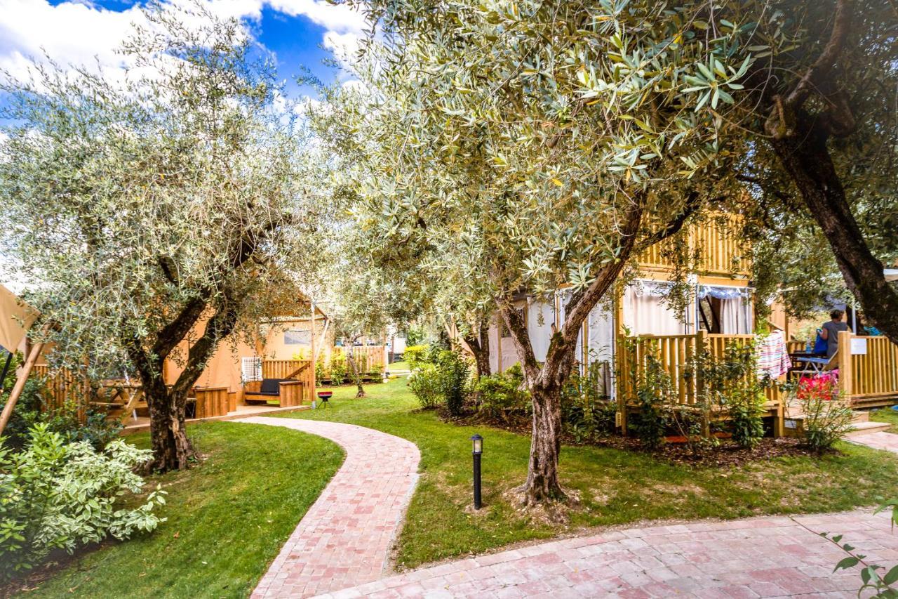 Weekend Glamping Resort San Felice del Benaco Eksteriør bilde