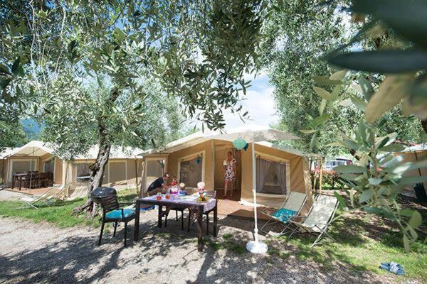 Weekend Glamping Resort San Felice del Benaco Rom bilde